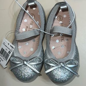 Falls Creek Kids Little Emma Silver Glitter Dress Shoes Toddler Size 6 BNWT